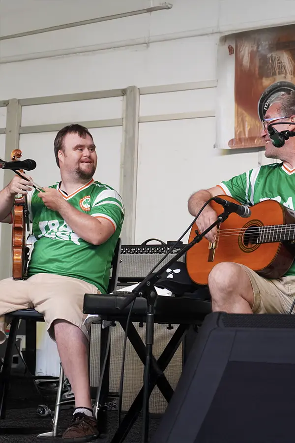 Fionnathan-onstage.webp