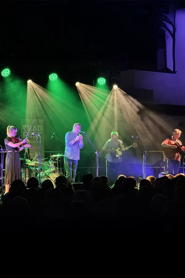 Stocktons-Wing-onstage.webp