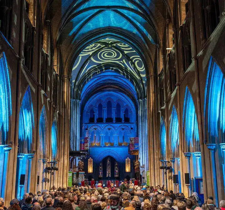 st patrick's cathedral crowd