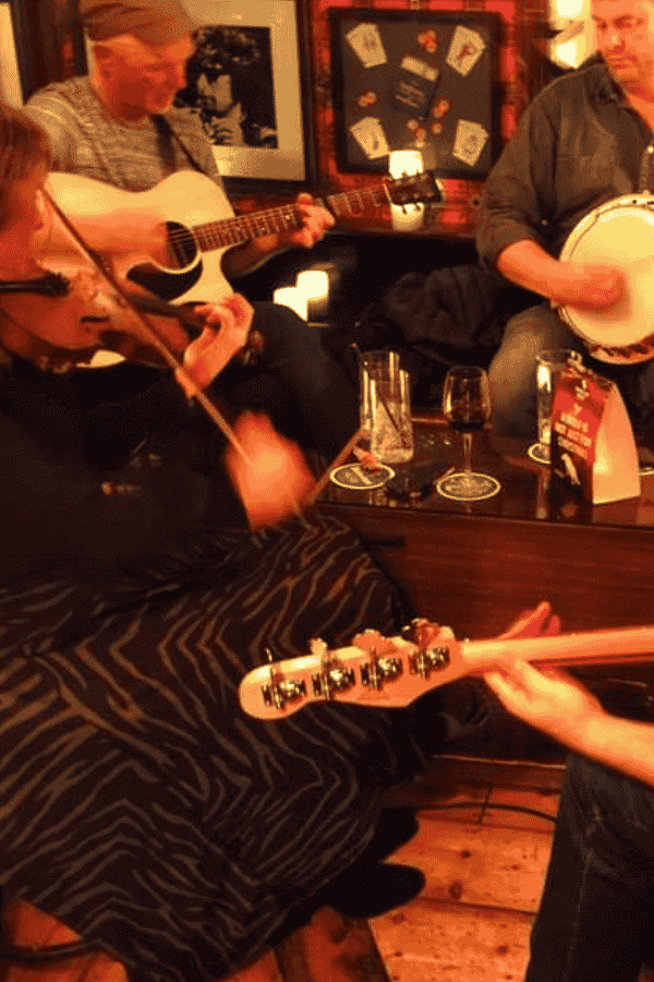 Tunes Session & Pop Up Gaeltacht